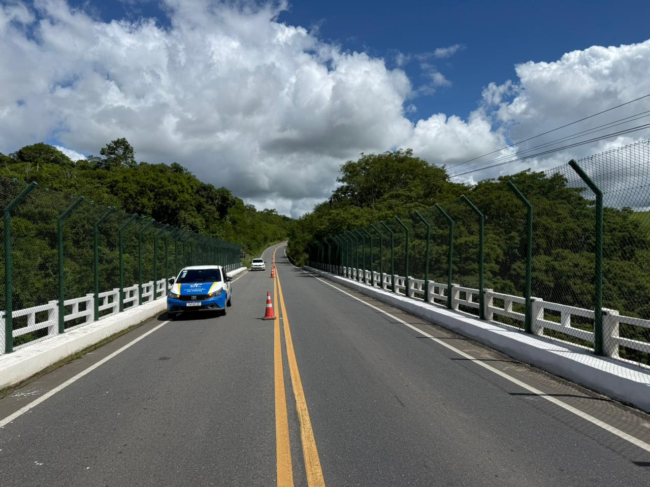 Instalação de guarda-corpos metálicos é concluída em ponte que liga Lagarto e São Domingos